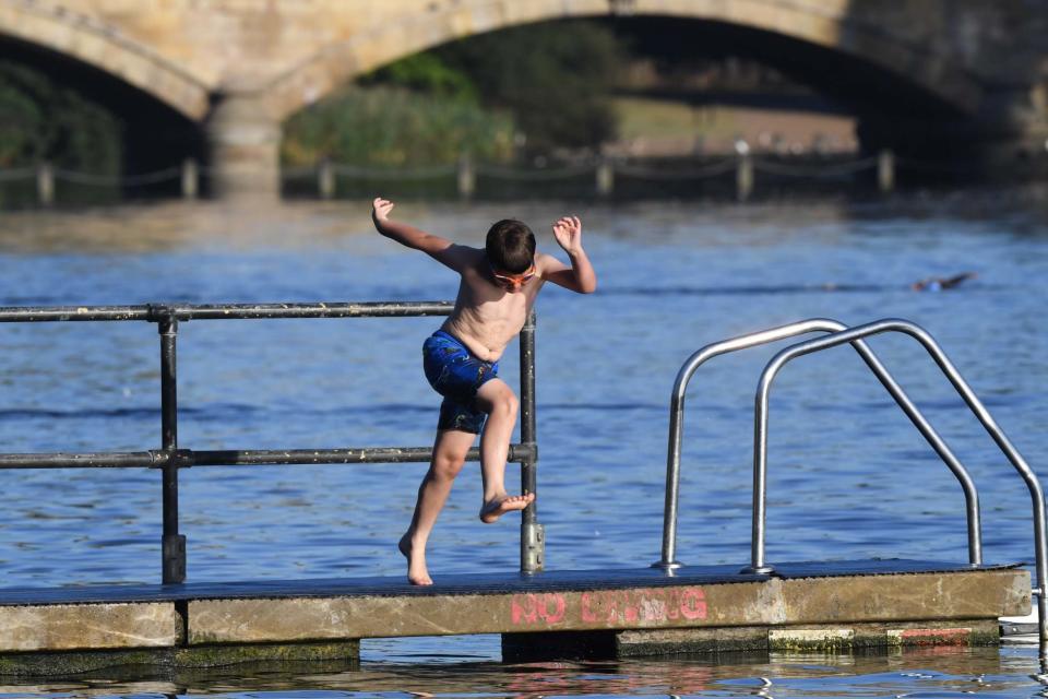 Londoners were spotted trying to keep cool in The Serpentine, in Hyde Park, on Friday (Jeremy Selwyn)