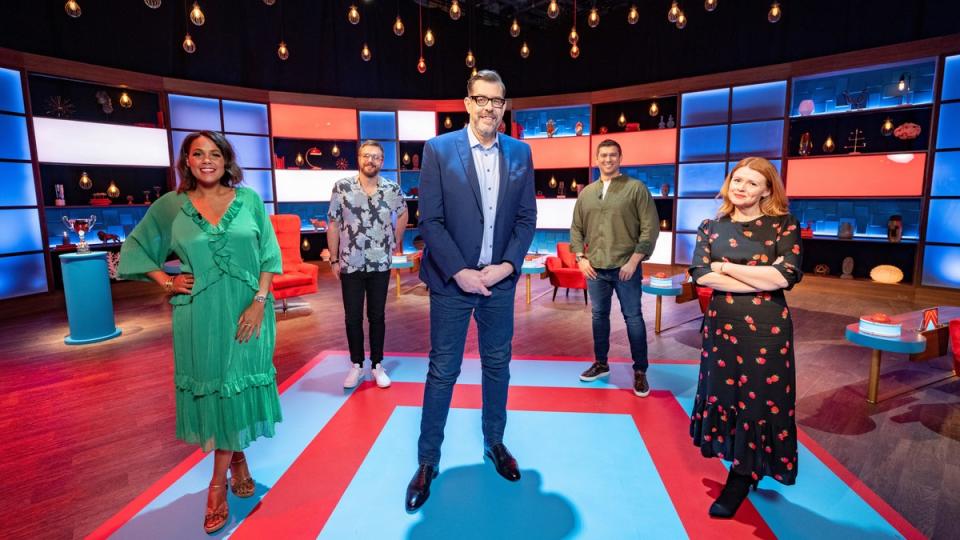 Osman (centre) hosting ‘Richard Osman’s House of Games’ (BBC/Remarkable TV/Graeme Hunter)