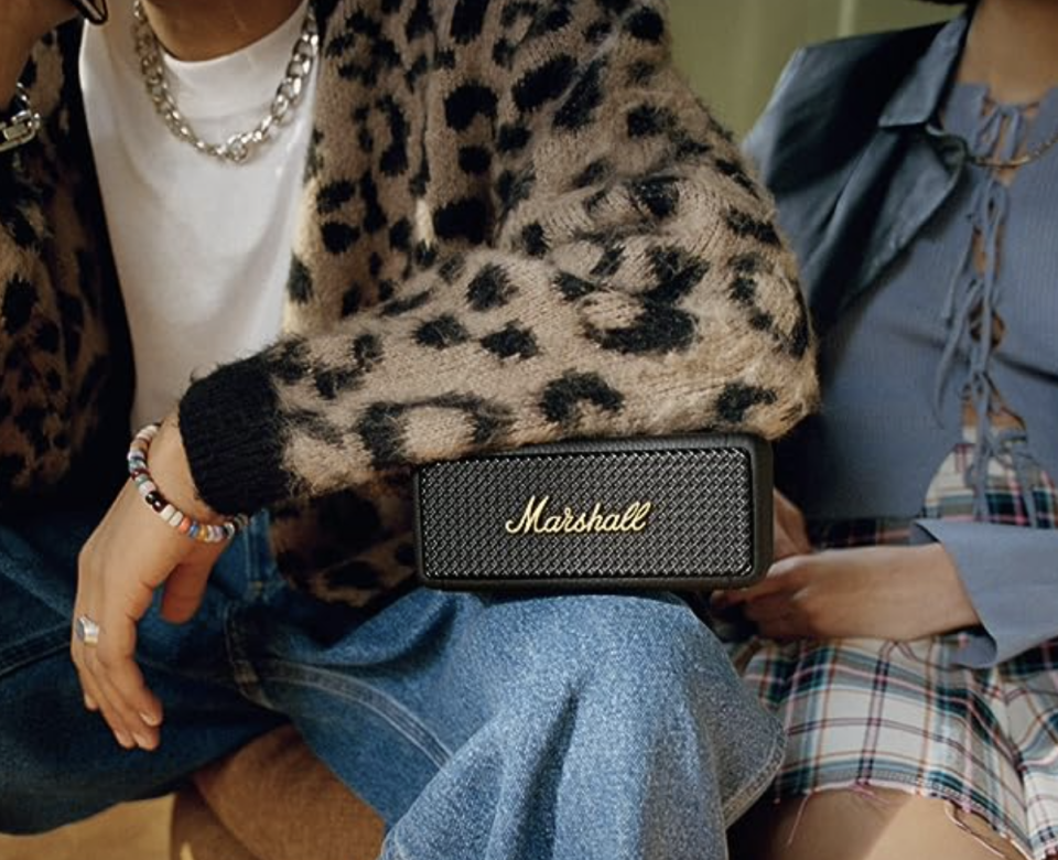 Die Marshall Bluetooth-Box Emberton II ist einkompakter und stylisher Begleiter. (Bild: amazon)