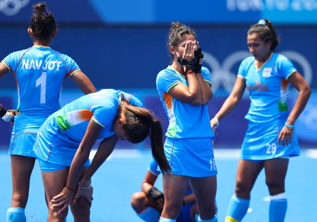 Indian women's hockey team finishes 4th at Olympics after losing to Great  Britain; See match pics!