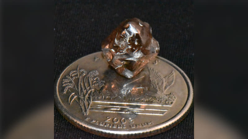 France man finds 7.46 carat diamond at Crater of Diamonds State Park