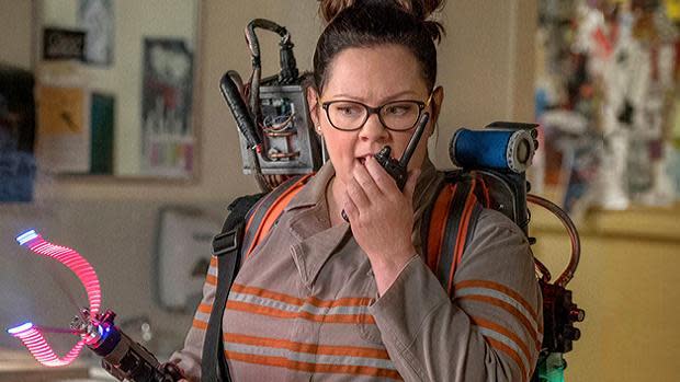 Melissa McCarthy ganhou um cachê de oito dígitos para estar na nova versão de 'Caça-Fantamas’, e ainda complementa a renda com uma linha de roupas para mulher de todos os tamanhos. Tudo isso somado a deu a pequena fortuna de U$ 33 milhões acumulados no último ano.