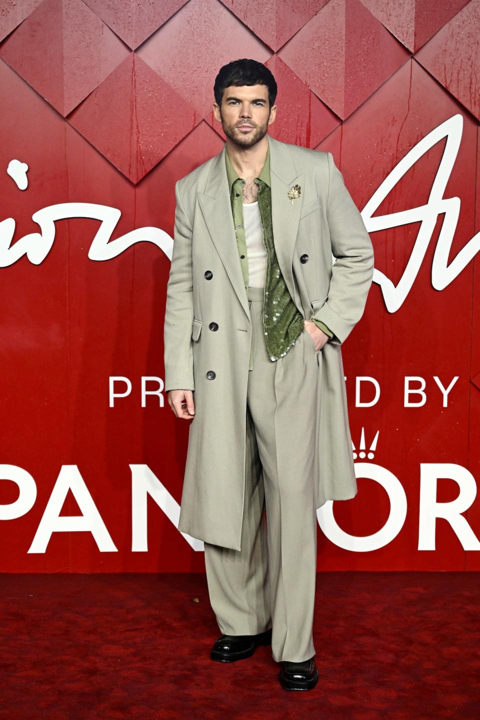 Luke Newton attends the 2023 Fashion Awards in London, England.
