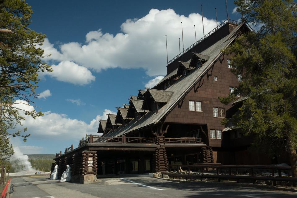 Old Faithful Inn in Yellowstone