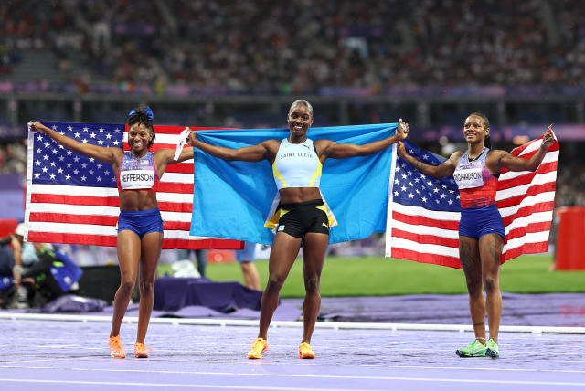 Paris Olympics: Saint Lucia's Julien Alfred upsets Sha'Carri Richardson in  women's 100 meters - Yahoo Sports