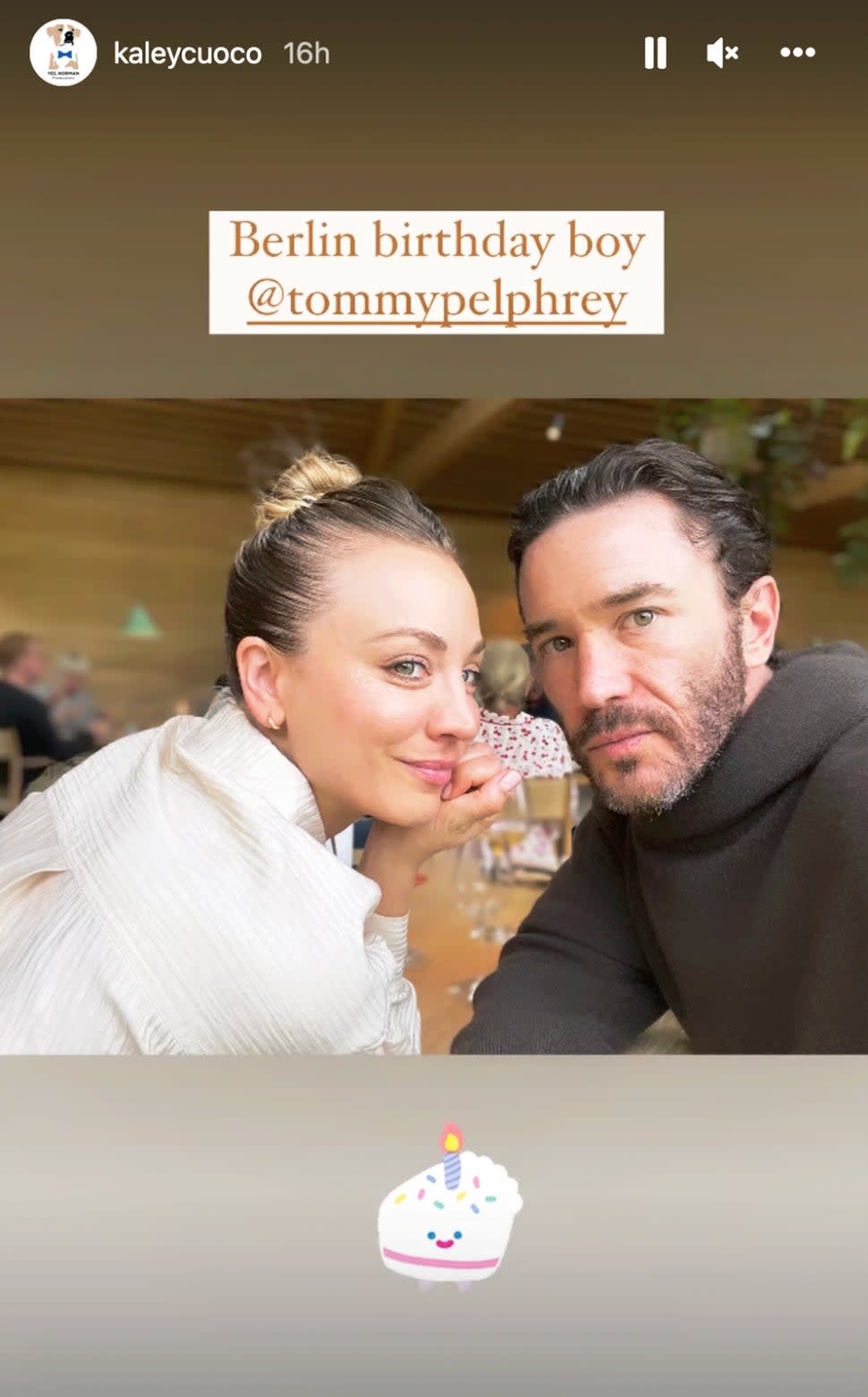 Kaley Cuoco and Tom Pelphrey