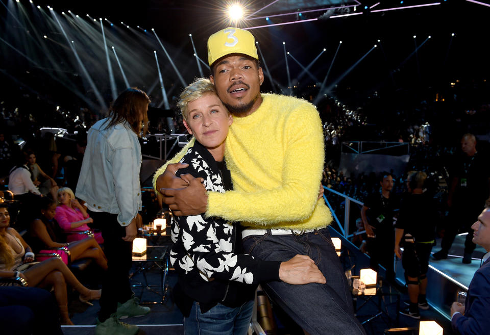 <p>Ellen DeGeneres, left, and Chance the Rapper pose during the 2017 MTV Video Music Awards at the Forum in Inglewood, Calif., on Aug. 27, 2017. (Photo: John Shearer/Getty Images for MTV) </p>