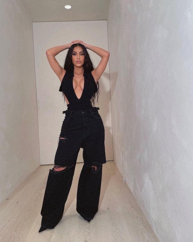 According To Kim Kardashian, Low-Rise Pants Will Never Die