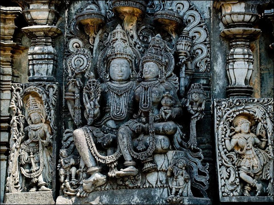 Lord Vishnu and his consort goddess, Lakshmi. <a href="https://upload.wikimedia.org/wikipedia/commons/1/16/Lord_Vishnu_and_his_consort_Goddess_Lakshmi.jpg" rel="nofollow noopener" target="_blank" data-ylk="slk:Bikashrd via Wikimedia Commons;elm:context_link;itc:0;sec:content-canvas" class="link ">Bikashrd via Wikimedia Commons</a>, <a href="http://creativecommons.org/licenses/by-sa/4.0/" rel="nofollow noopener" target="_blank" data-ylk="slk:CC BY-SA;elm:context_link;itc:0;sec:content-canvas" class="link ">CC BY-SA</a>