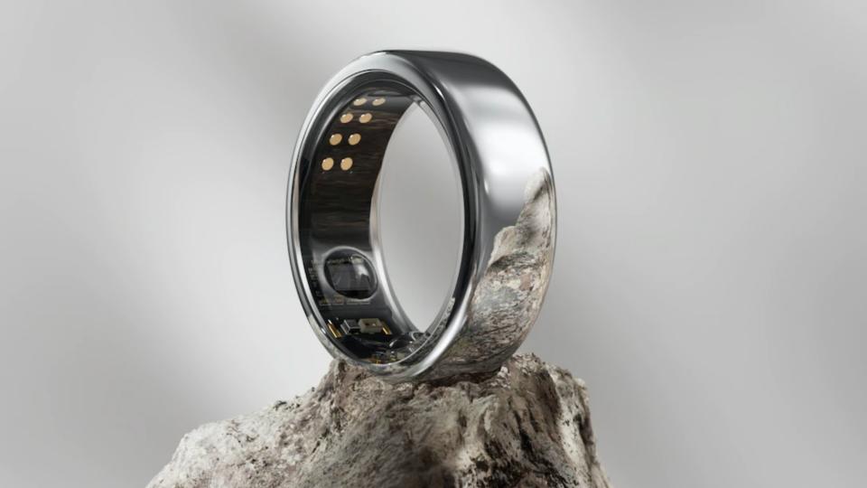 Oura Ring on a mount