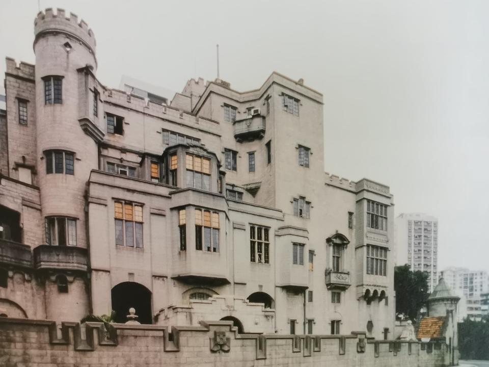 余東璇昔日亦有在般咸道設有大宅。