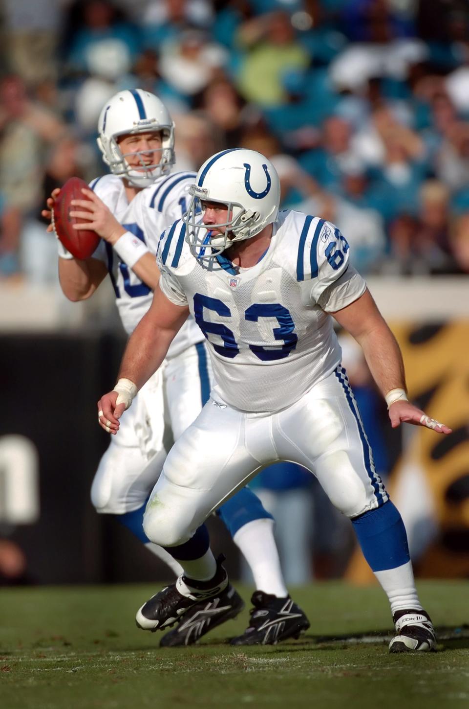 Jeff Saturday drops back to protect quarterback Peyton Manning during a game in 2006.