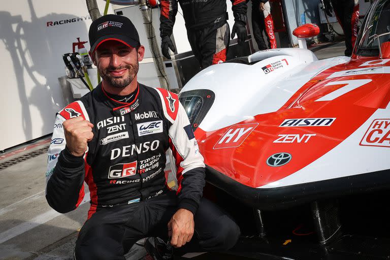 José María Pechito López y el GR010 Hybrid N°7 con el que el argentino logró el histórico triunfo en las 24 Horas de Le Mans; el contrato del cordobés con Toyota Gazoo Racing termina a fin de año: continuar en la estructura japonesa y un posible retorno a la Fórmula E, las opciones para 2022