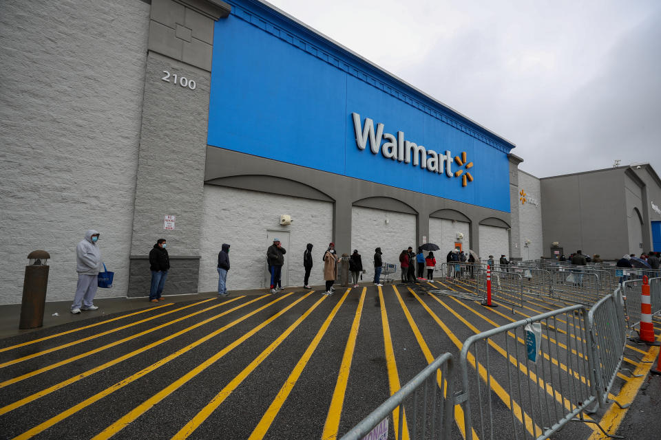 NEW JERSEY, USA - APRIL 18: Americans lined up to buy goods at supermarkets like Costco Wholesale and Walmart as fears over COVID-19 pandemic in New Jersey, United States on April 18, 2020. (Photo by Tayfun Coskun/Anadolu Agency via Getty Images)