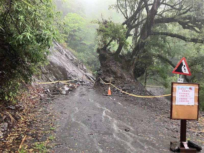 連日餘震加上豪雨，雪管處呼籲山友近日暫緩攀登大霸尖山的行程。(圖／翻攝畫面)(圖／翻攝畫面)