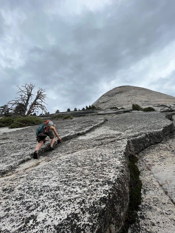 <span class="article__caption">Anna Parsons making her way up “Snake Dike” prior to the fall. </span> (Photo: Jack Evans)