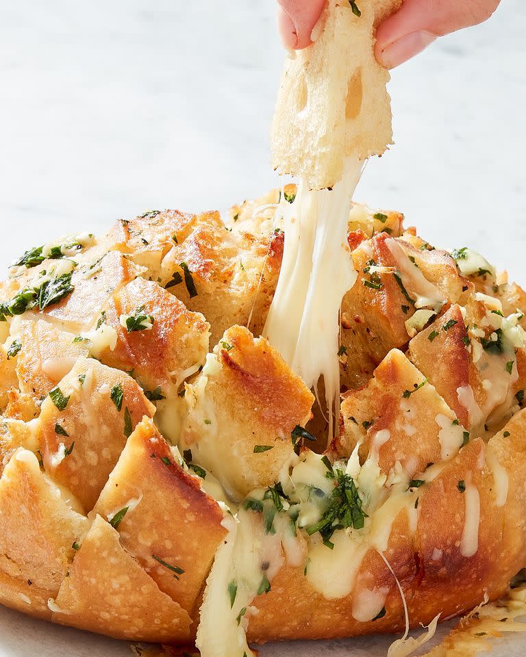 Cheesy Garlic Pull-Apart Bread