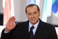 <p>199 Silvio Berlusconi – Più avanti, con un patrimonio stimato a 7 miliardi di dollari, Silvio Berlusconi è riuscito a rientrare nella Top 200, piazzandosi al 199esimo posto dal 203esimo dello scorso anno. Resta invece fuori, al 209esimo posto Giorgio Armani con 6,9 miliardi di dollari. </p>