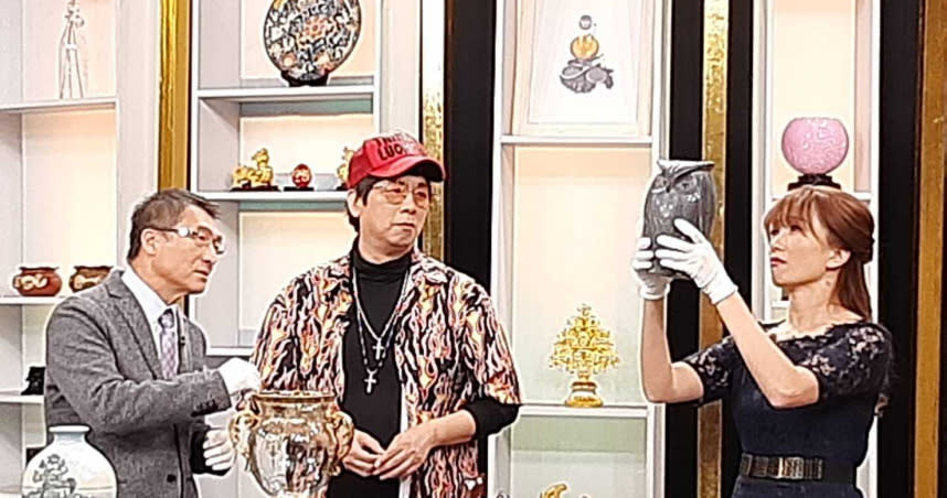 曹西平帶貓頭鷹瓷器寶物來鑑定，卻只估得200元價值。（圖／JET提供）