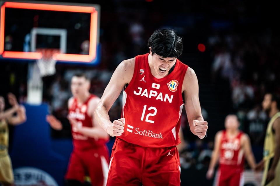 Yuta Watanabe scored 24 points in Japan's loss to Australia in World Cup group play.