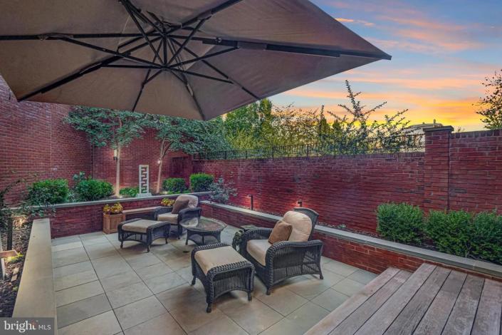 Terrace of Gabe Bankman-Fried's DC townhouse