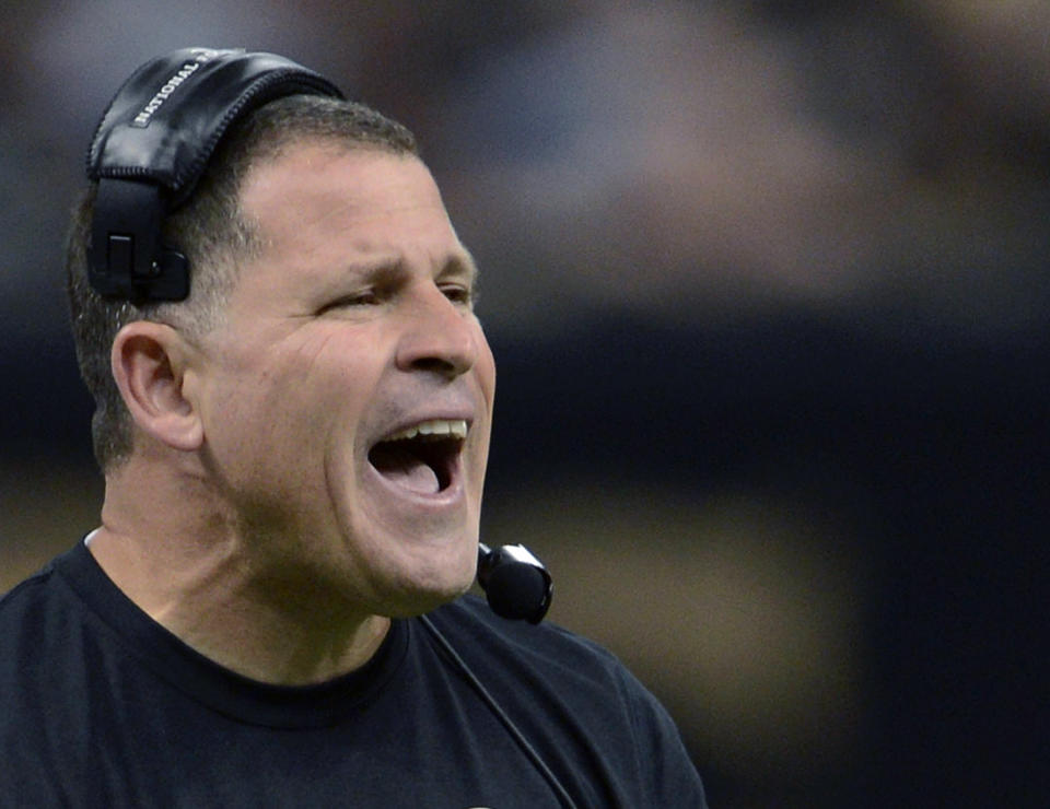 Tennessee backed out of an agreement to hire Ohio State defensive coordinator Greg Schiano as its next football coach. (AP)