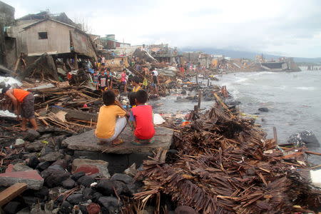 A view of a coastal Pigcale village hit by Typhoon Melor, in Legazpi city, Albay province in the Philippines December 15, 2015. REUTERS/Rhaydz Barcia