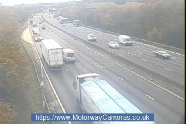 Emergency repairs leave one lane closed on M1 Southbound in Derbyshire