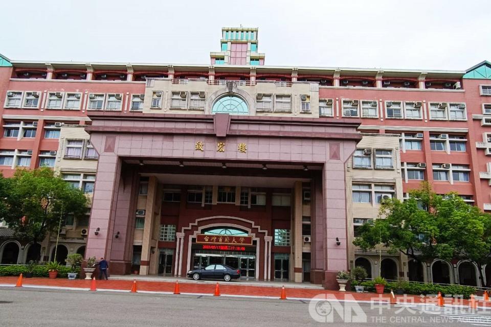 台灣首府大學傳出申請停辦，台灣首府大學校長張淑中今天表示，審視經營處境後，雖然不捨，也只能斷然處置，是不得不做的決定。（中央社）