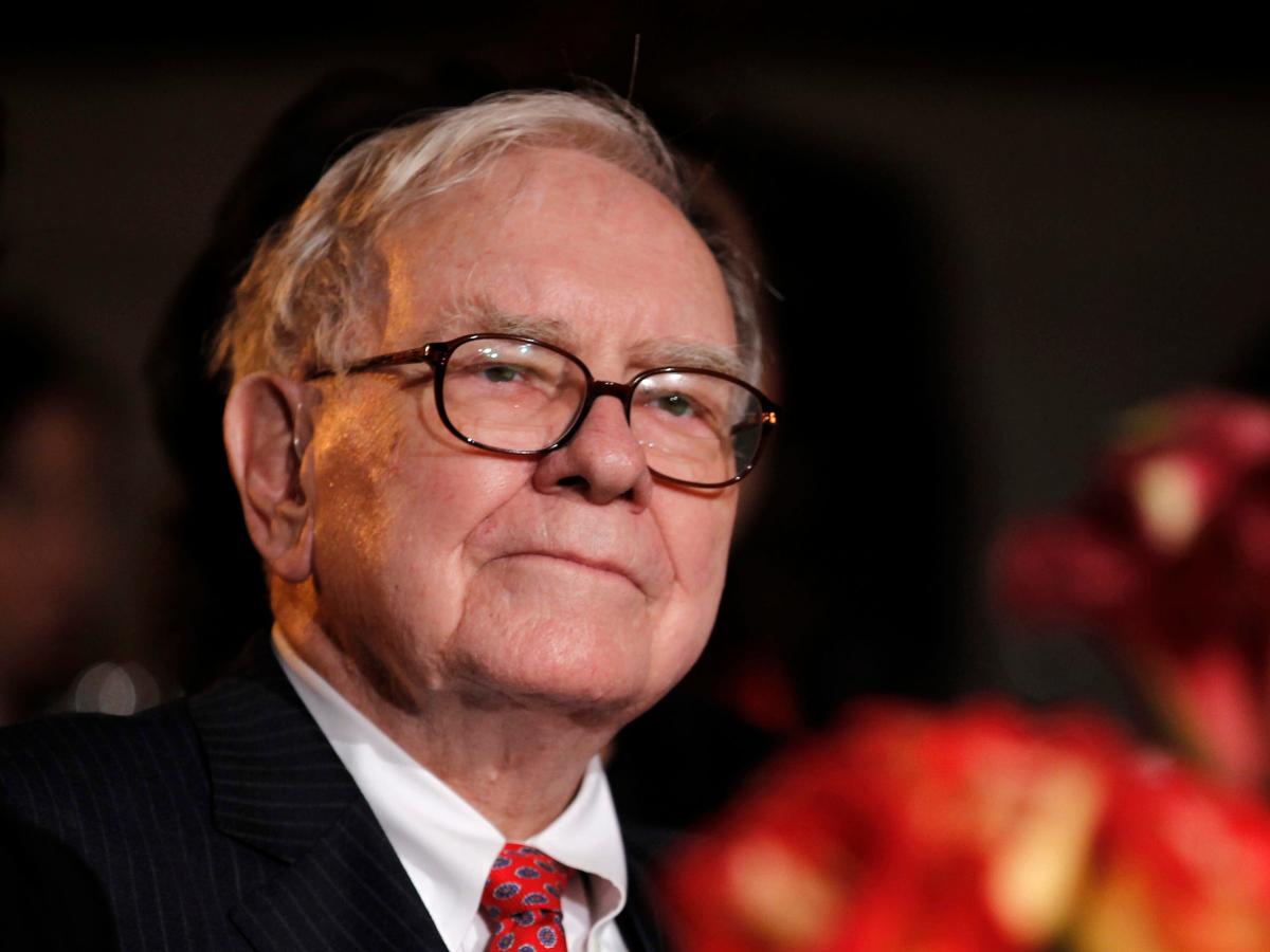 Warren Buffett is selling stocks like Apple as he sees trouble ahead – but he’ll spend if markets collapse: elite strategist