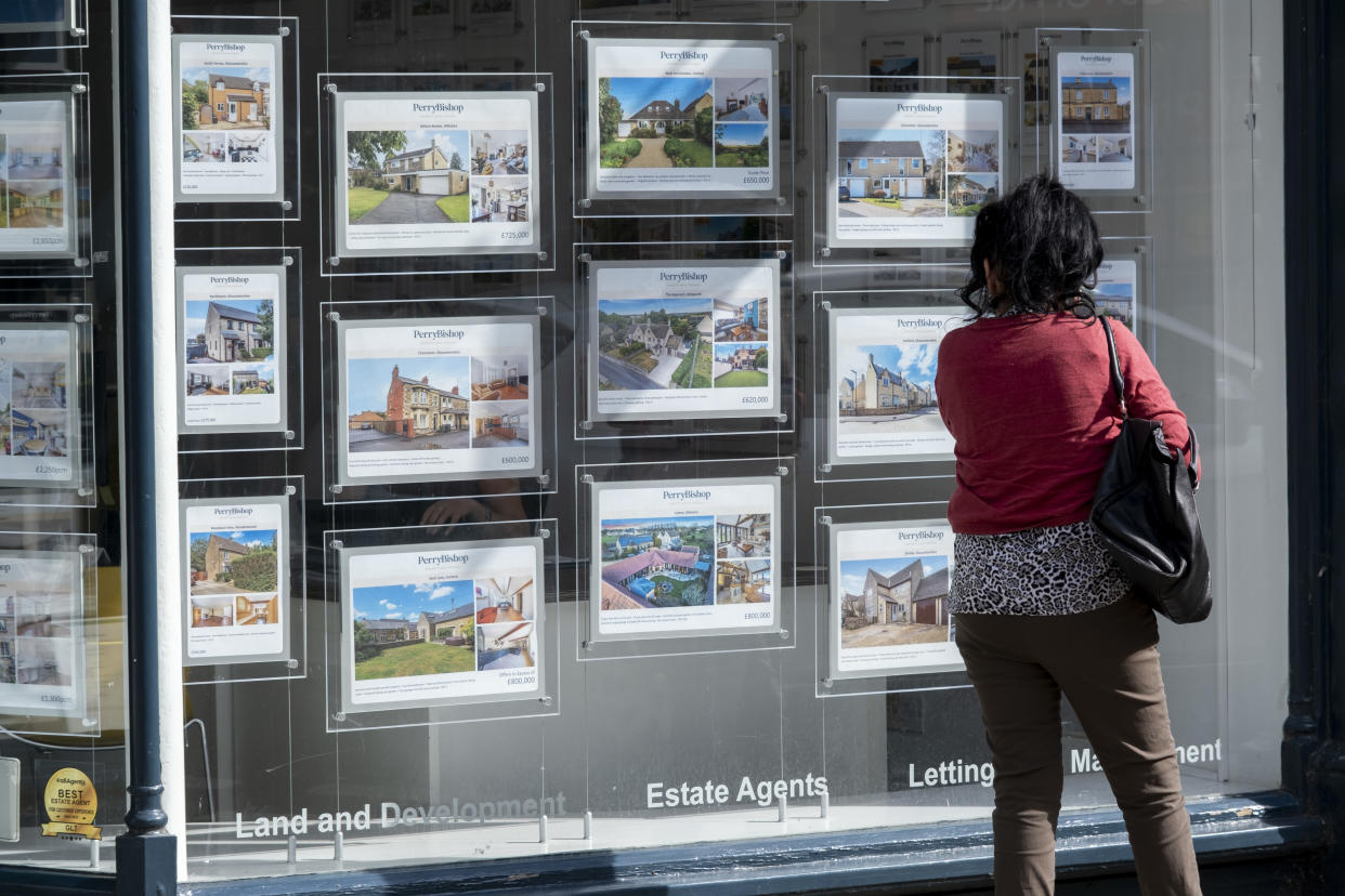 On an annual basis, UK property prices declined 4.7%, versus 4.5% in August. Photo: Getty.