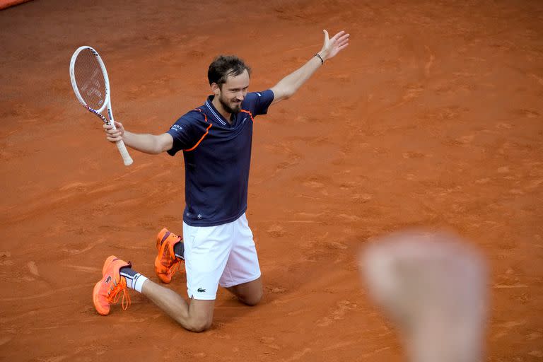 Como un gladiador del polvo de ladrillo: Medvedev supo adaptarse a las canchas lentas