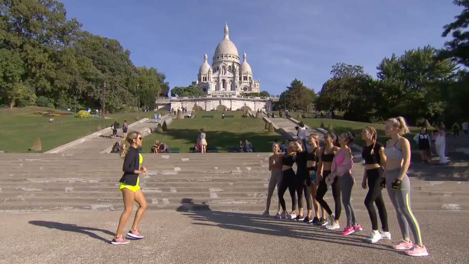 Ein Dessousmodel muss fit sein, meint Sylvie. Deswegen joggt sie mit den Mädels den Sacré-Cœur de Montmartre rauf und runter. Foto: MG RTL D