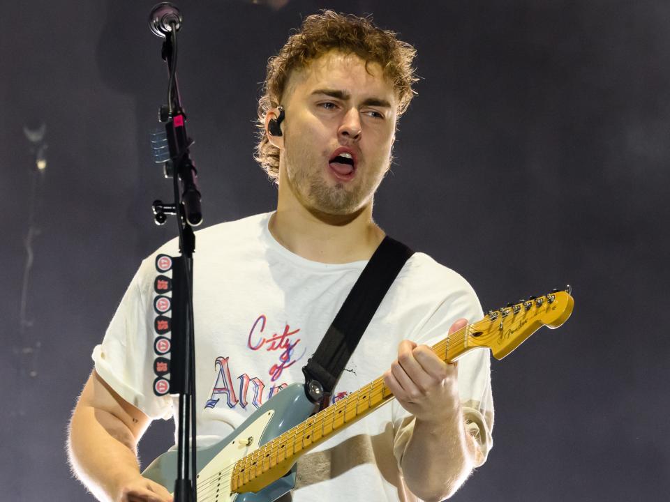 sam fender performing live at leeds festival