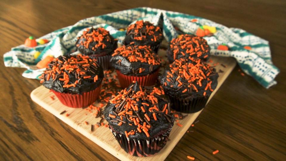 Trick Or Treat Cupcakes