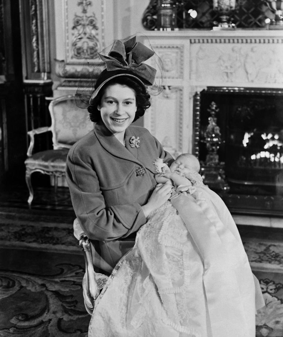 TOPSHOT - Picture taken on December 15, 1948 showing the future Queen Elizabeth II of England and her son Prince Charles. (Photo by INTERCONTINENTALE / AFP) (Photo by -/INTERCONTINENTALE/AFP via Getty Images)