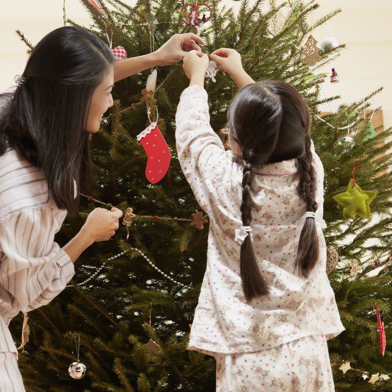 37) Decorate the Christmas tree.