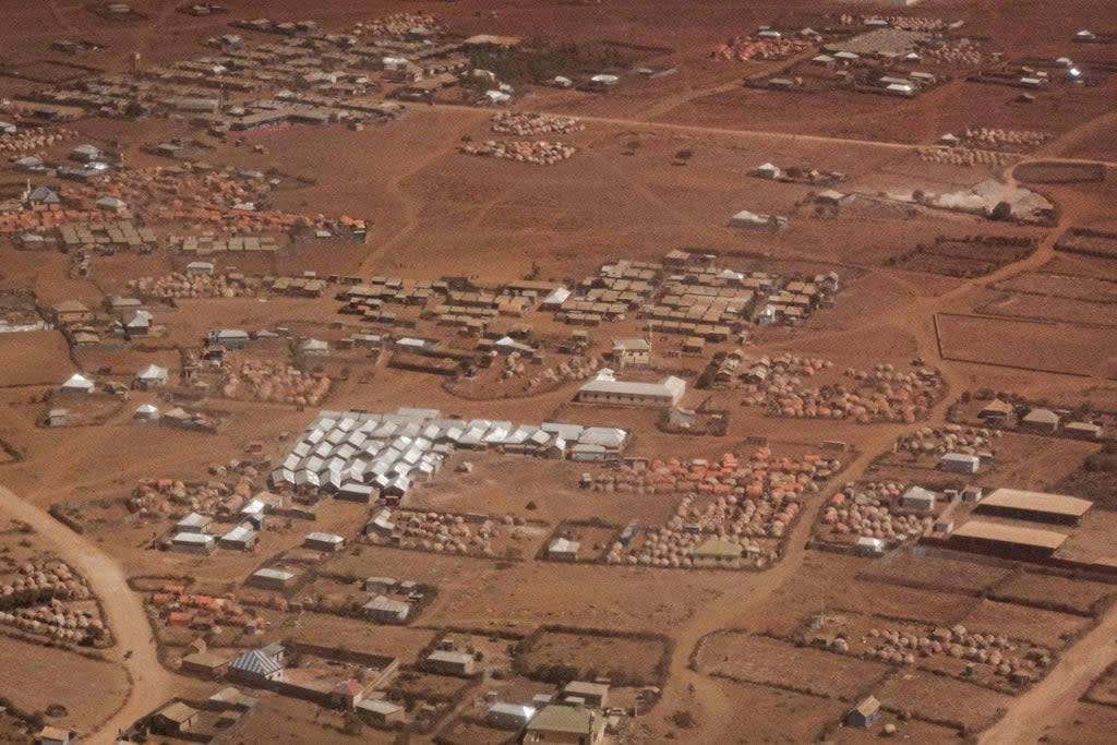 Vista aérea de los campos de desplazados internos en Baidoa, Somalia, el 15 de febrero de 2022 (AFP via Getty Images)