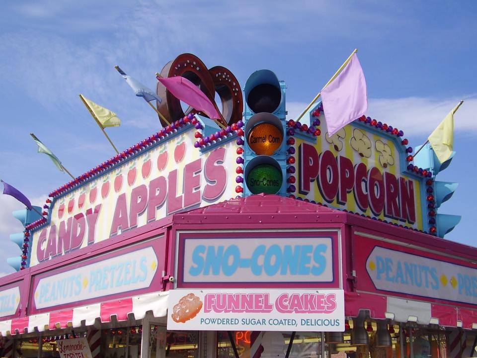 'Tis the season for fair food like corn dogs, funnel cakes and deep-fried oreos.