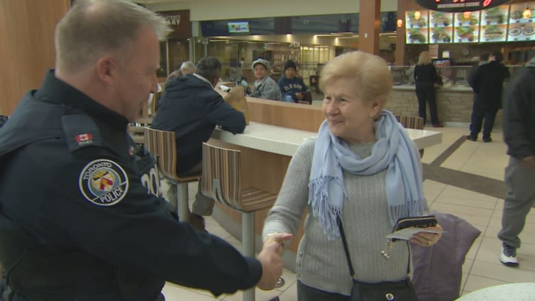 Toronto police roll out 'Operation Jingle' — a low-tech way to prevent holiday theft