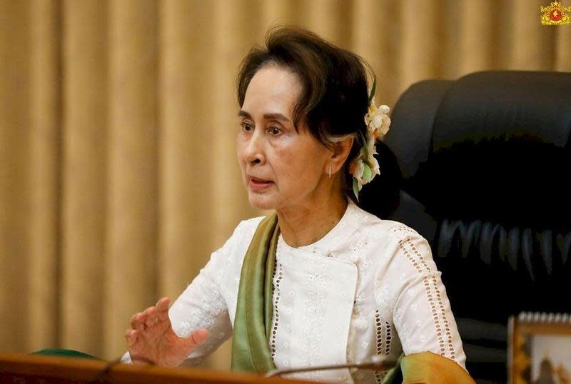 緬甸政府實質領導人翁山蘇姬（Aung San Suu Kyi），遭控多項罪名，累積刑期高達33年。（翻攝自緬甸國務顧問臉書）