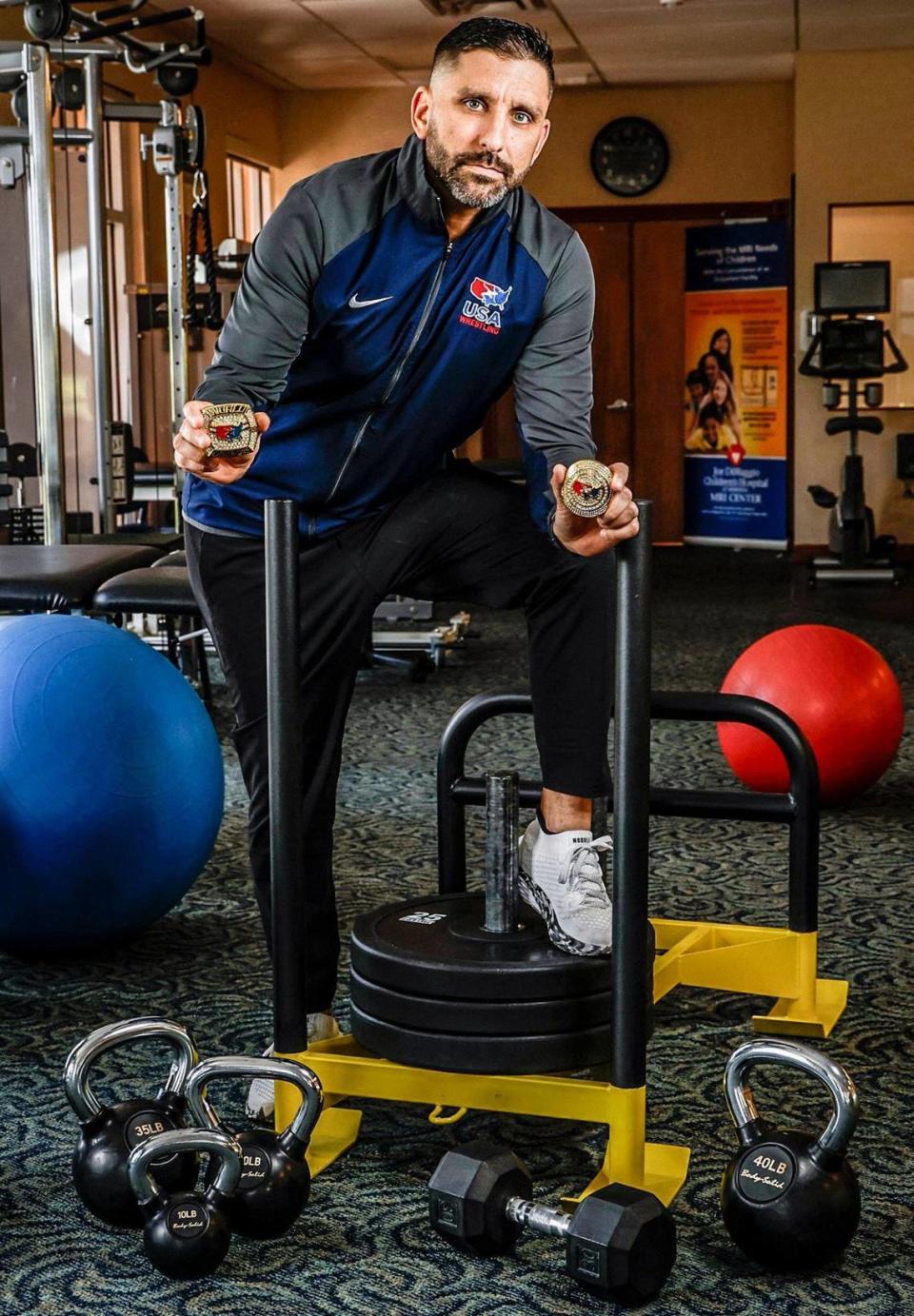 El Dr. Jeremy Frank, cirujano ortopédico del programa de medicina deportiva U18 de Joe DiMaggio Children's Hospital en Coral Springs, la Florida, el sábado 19 de julio de 2024. El Dr. Frank fue nombrado médico jefe de US Olympic Wrestling Team para los Juegos Olímpicos de Verano de 2024 en París.