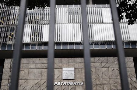 The headquarters of Brazilian oil company Petrobras is seen in Rio de Janeiro November 14, 2014. REUTERS/Sergio Moraes