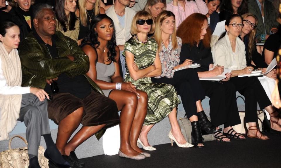 André Leon Talley, left, during New York fashion week in 2010 with Serena Williams, Anna Wintour, Virginia Smith and Grace Coddington.