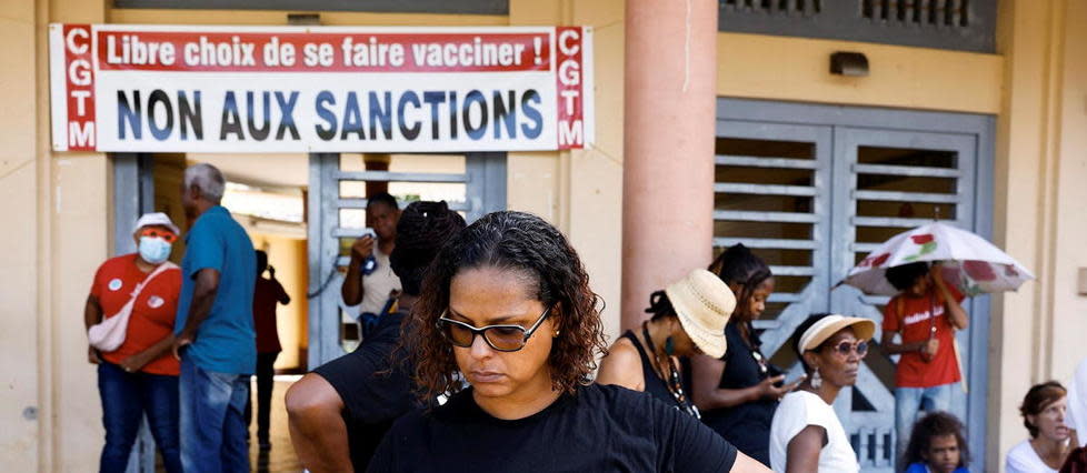 À la maison des syndicats de Fort-de-France, les manifestations antivax se poursuivent depuis cet été.
