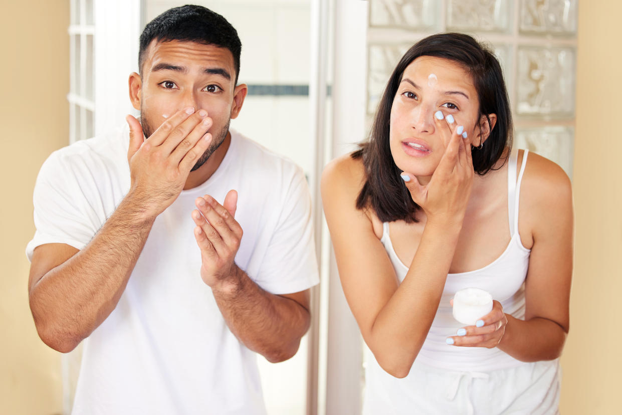 Todos, por sencilla que sea, deberían tener una rutina de belleza para proteger la piel. Si estás buscando el tuyo, estos kits de belleza te ayudarán y te ahorrarán dinero. /Getty Images.