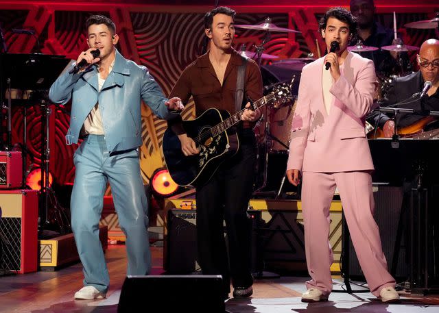 Join the Jonas Brothers on the road with Waze