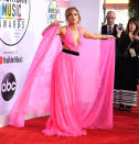<p>Jennifer López lució sexy y atrevida en los American Music Awards. Foto:/Getty Images </p>