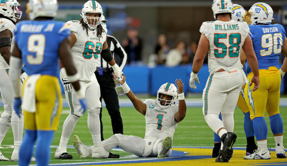 Skidding Dolphins see positives despite 32-29 loss to Bills - The San Diego  Union-Tribune