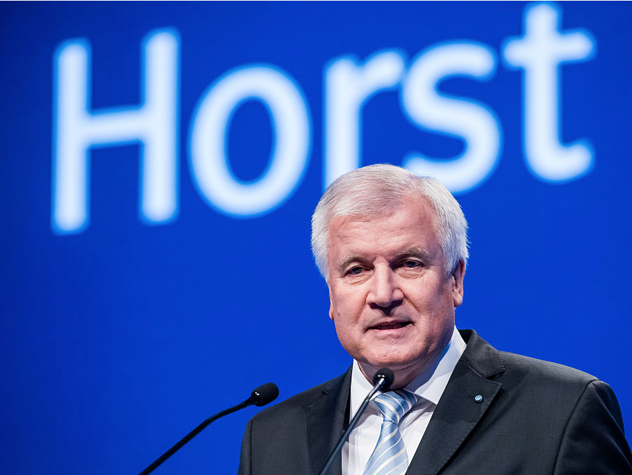 GettyImages 498137692 Seehofer